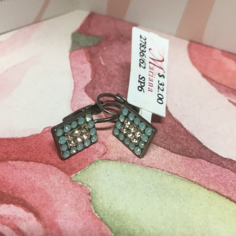 Small drop Marianna Earrings - Picture 2 of 3